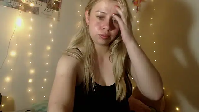 Snapshot of SweetSofty chatting on June 14, 1:36 am SweetSofty online show from June 14, 1:36 am