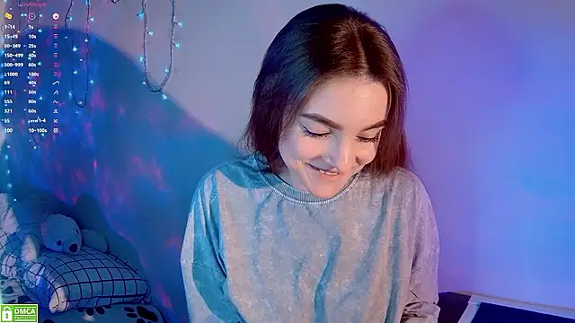 xwiuiwx online show from December 6, 8:29 pm