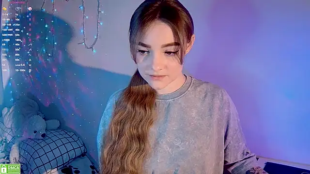 xwiuiwx online show from December 7, 8:27 pm