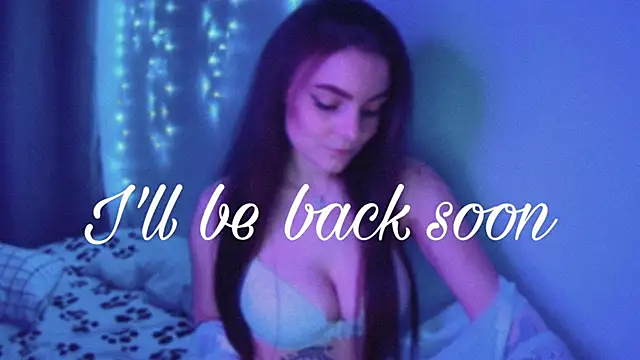 xwiuiwx online show from December 8, 10:57 pm