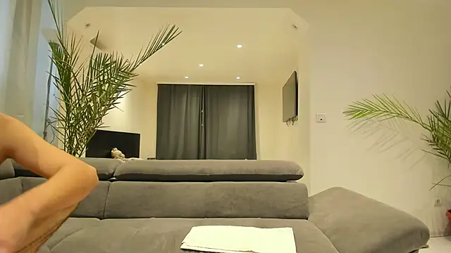 MissPanthera online show from January 2, 1:30 pm