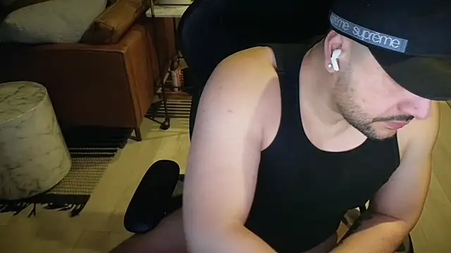 HungandThickLatin online show from February 1, 10:14 am