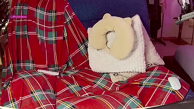 Snapshot of cutenessa chatting on December 24, 11:00 pm cutenessa online show from December 24, 11:00 pm