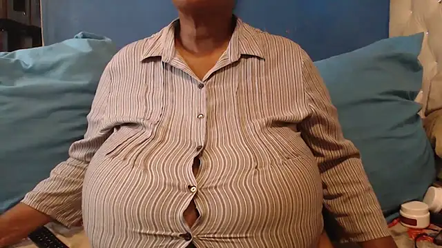 CUTEFIRMMELONSS online show from February 6, 10:29 am