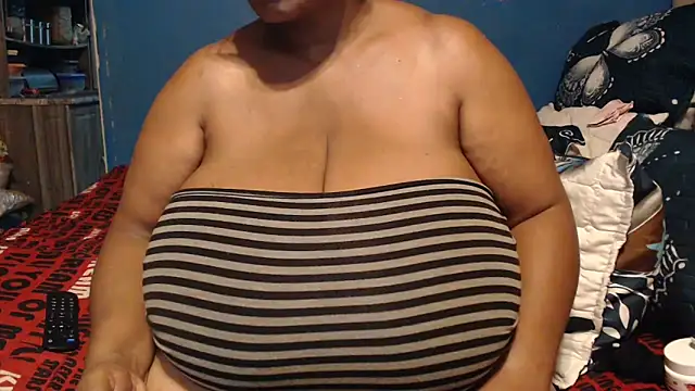 CUTEFIRMMELONSS online show from February 28, 7:37 pm