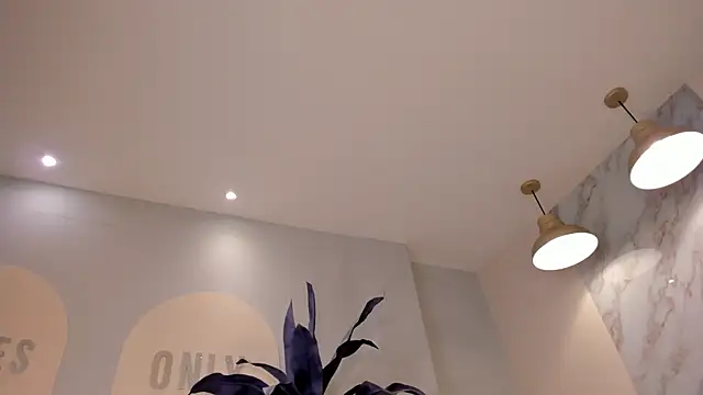 Snapshot of MariamRivera_ chatting on February 18, 10:05 am MariamRivera online show from February 18, 10:05 am