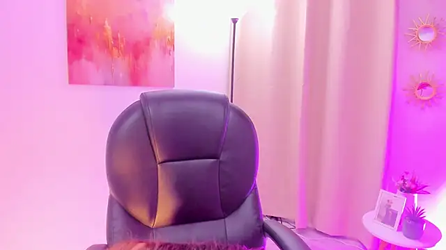 Snapshot of MariamRivera_ chatting on March 12, 11:33 pm MariamRivera online show from March 12, 11:33 pm
