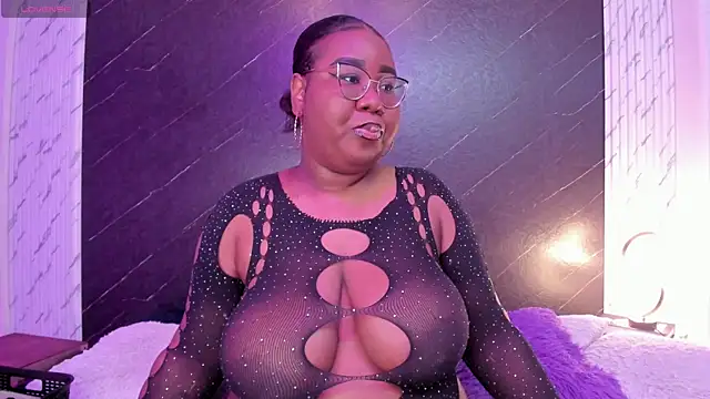 Snapshot of Darnellqueen chatting on September 11, 3:28 am Darnellqueen online show from September 11, 3:28 am