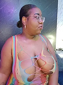 Snapshot of Darnellqueen chatting on October 10, 3:49 am Darnellqueen online show from October 10, 3:49 am