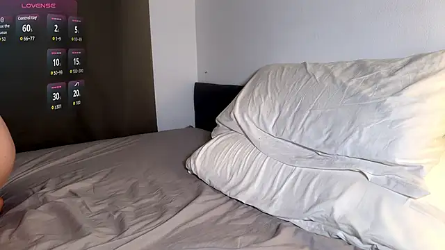 Snapshot of Rob_and_Ethan chatting on November 25, 6:52 pm Rob and Ethan online show from November 25, 6:52 pm