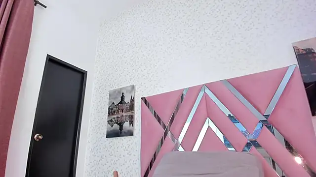 Snapshot of lara_murphy chatting on October 19, 11:55 am lara murphy online show from October 19, 11:55 am