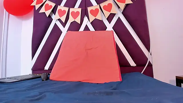 lara murphy online show from February 12, 9:10 pm