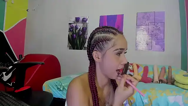 Snapshot of MarianaManzur chatting on February 7, 8:20 pm MarianaManzur online show from February 7, 8:20 pm