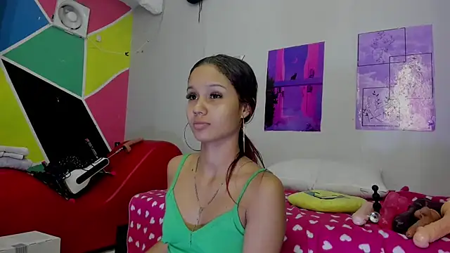 Snapshot of MarianaManzur chatting on February 28, 1:36 pm MarianaManzur online show from February 28, 1:36 pm