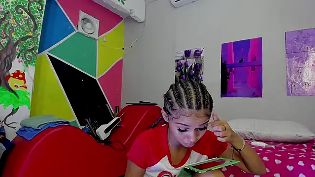 Snapshot of MarianaManzur chatting on March 6, 8:27 pm MarianaManzur online show from March 6, 8:27 pm