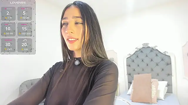 Snapshot of Valentina_Ross_ chatting on January 17, 11:59 am Valentina Ross online show from January 17, 11:59 am