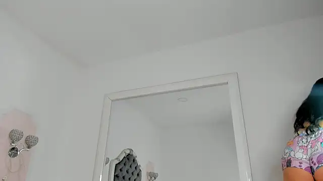 Snapshot of Valentina_Ross_ chatting on February 20, 12:05 pm Valentina Ross online show from February 20, 12:05 pm