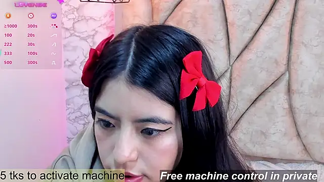 Snapshot of Hikikodoll__ chatting on February 8, 11:45 pm Hikikodoll   online show from February 8, 11:45 pm