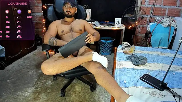 Snapshot of Imperion_king chatting on December 17, 6:02 am Imperion king online show from December 17, 6:02 am