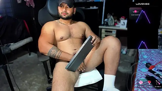 Snapshot of Imperion_king chatting on December 20, 1:34 am Imperion king online show from December 20, 1:34 am