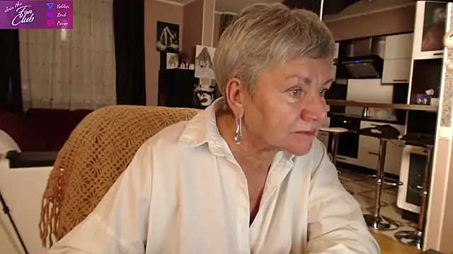 Snapshot of roxana_brooks chatting on January 14, 5:45 pm roxana brooks online show from January 14, 5:45 pm