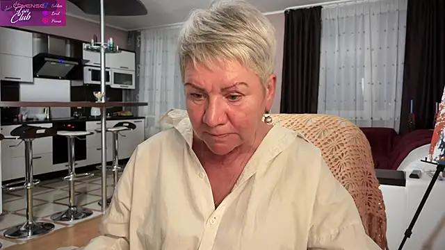 Snapshot of roxana_brooks chatting on January 21, 2:37 pm roxana brooks online show from January 21, 2:37 pm