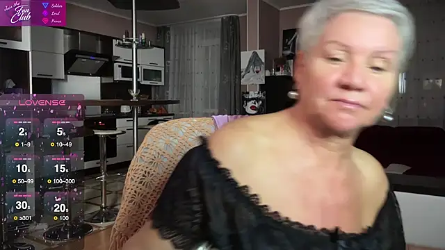 Snapshot of roxana_brooks chatting on January 24, 3:02 pm roxana brooks online show from January 24, 3:02 pm