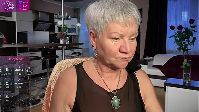 Snapshot of roxana_brooks chatting on February 1, 2:13 pm roxana brooks online show from February 1, 2:13 pm