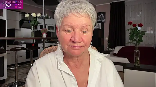 Snapshot of roxana_brooks chatting on February 3, 10:11 pm roxana brooks online show from February 3, 10:11 pm