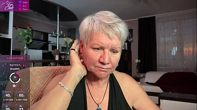 Snapshot of roxana_brooks chatting on February 10, 3:21 pm roxana brooks online show from February 10, 3:21 pm