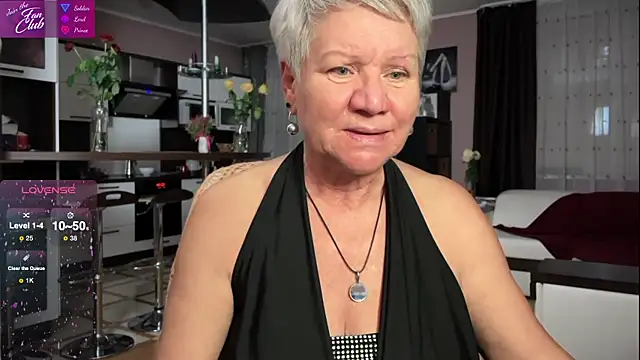 Snapshot of roxana_brooks chatting on February 10, 6:24 pm roxana brooks online show from February 10, 6:24 pm