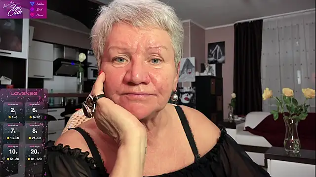 Snapshot of roxana_brooks chatting on February 11, 6:55 pm roxana brooks online show from February 11, 6:55 pm