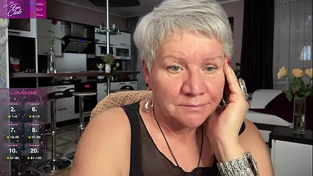 Snapshot of roxana_brooks chatting on February 12, 5:58 pm roxana brooks online show from February 12, 5:58 pm