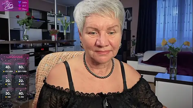 Snapshot of roxana_brooks chatting on February 13, 2:42 pm roxana brooks online show from February 13, 2:42 pm