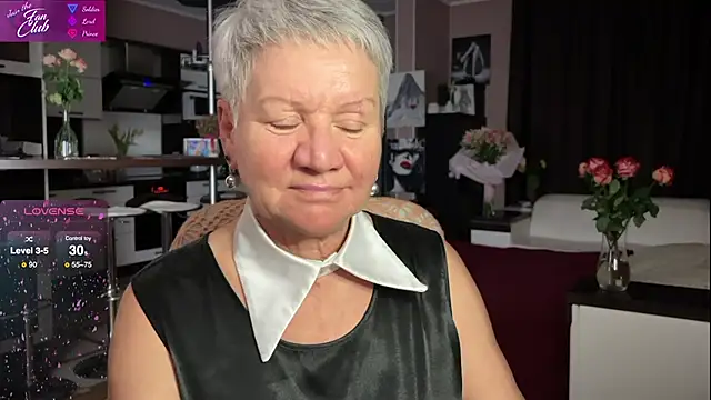 Snapshot of roxana_brooks chatting on February 20, 5:29 pm roxana brooks online show from February 20, 5:29 pm