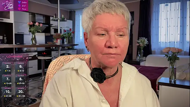 Snapshot of roxana_brooks chatting on February 27, 2:32 pm roxana brooks online show from February 27, 2:32 pm