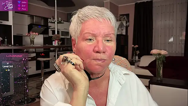 Snapshot of roxana_brooks chatting on March 6, 4:38 pm roxana brooks online show from March 6, 4:38 pm