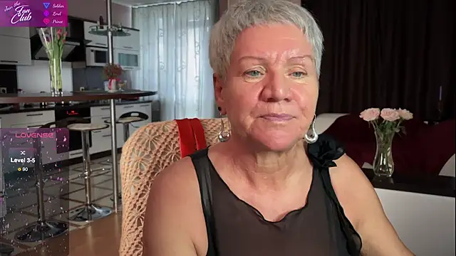 Snapshot of roxana_brooks chatting on March 7, 10:02 am roxana brooks online show from March 7, 10:02 am