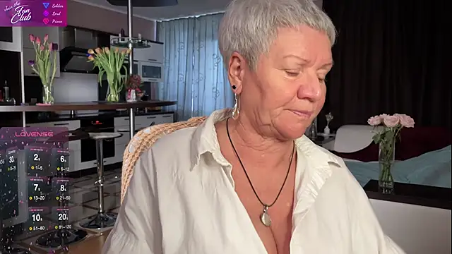 Snapshot of roxana_brooks chatting on March 11, 1:34 pm roxana brooks online show from March 11, 1:34 pm