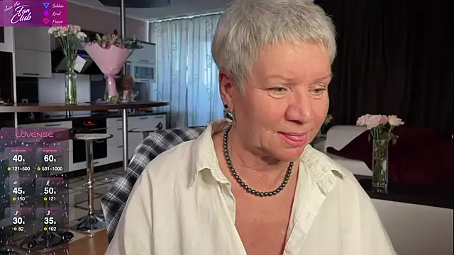 Snapshot of roxana_brooks chatting on March 14, 2:41 pm roxana brooks online show from March 14, 2:41 pm