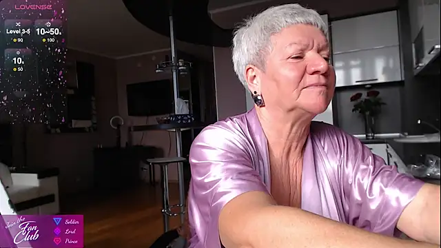 Snapshot of roxana_brooks chatting on September 27, 7:13 am roxana brooks online show from September 27, 7:13 am