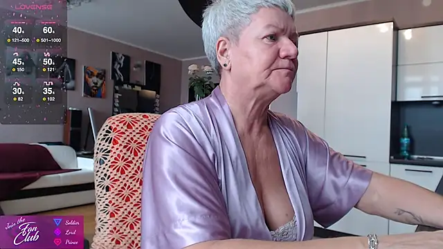 Snapshot of roxana_brooks chatting on October 14, 7:09 am roxana brooks online show from October 14, 7:09 am