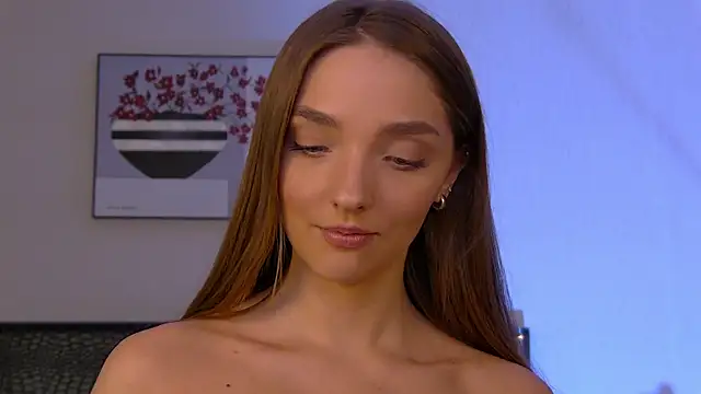 VirginieCruz online show from February 8, 1:44 pm