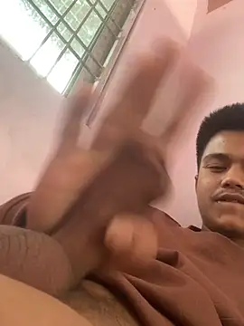 Hullax online show from February 28, 3:51 am