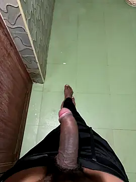 Snapshot of yo19boy chatting on December 5, 8:45 am yo19boy online show from December 5, 8:45 am