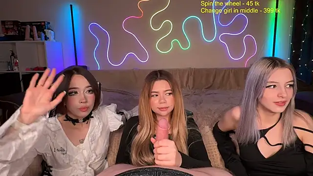 Snapshot of NickAnny chatting on February 4, 10:24 pm NickAnny online show from February 4, 10:24 pm