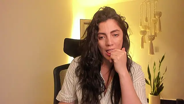 Snapshot of Mala_Bad chatting on January 15, 2:24 pm Mala Bad online show from January 15, 2:24 pm