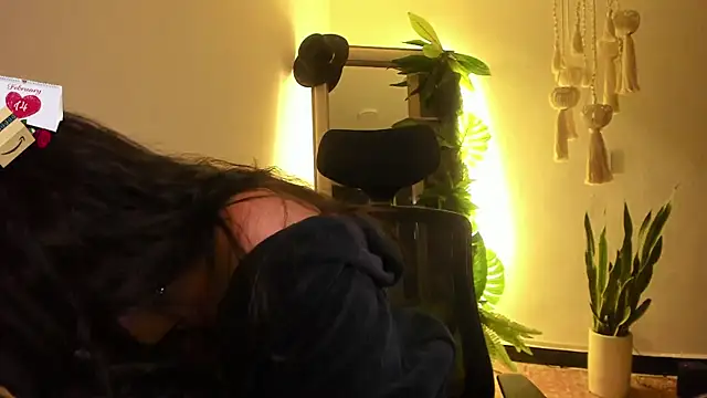 Snapshot of Mala_Bad chatting on February 9, 5:33 pm Mala Bad online show from February 9, 5:33 pm