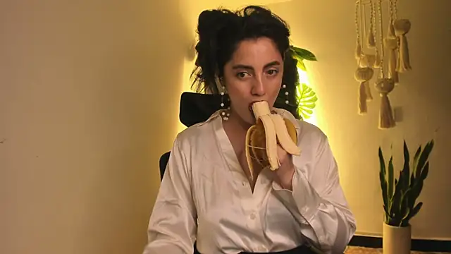 Snapshot of Mala_Bad chatting on February 11, 4:13 pm Mala Bad online show from February 11, 4:13 pm