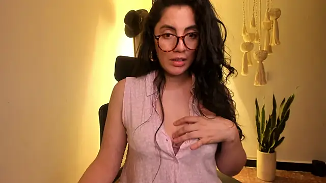 Snapshot of Mala_Bad chatting on March 13, 4:01 pm Mala Bad online show from March 13, 4:01 pm